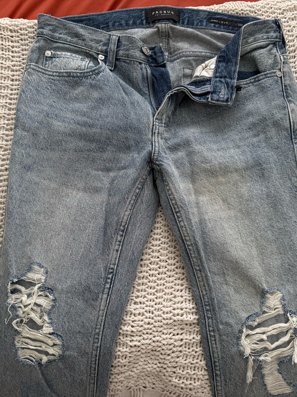 PacSun Men’s Faded Light Blue Distressed Slim-Straight Jeans